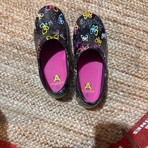 Anywear Women's Black Floral Butterfly Mules with Pink Insole